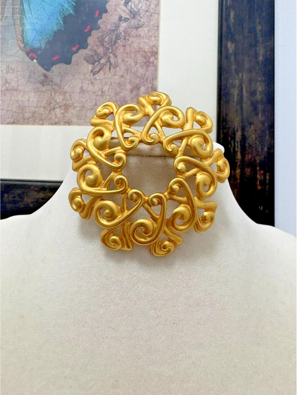 Vintage AK ANNE KLEIN Large Scroll Filigree Shiny Gold Tone Brooch Pin 2"